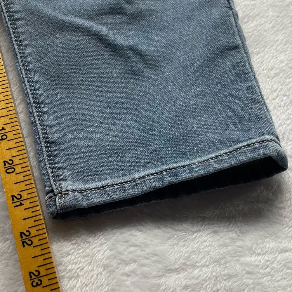 Seven 7 Women’s Capri Jeans Denim Embroidery Back Pockets Distressed Size 14 - Picture 6 of 15